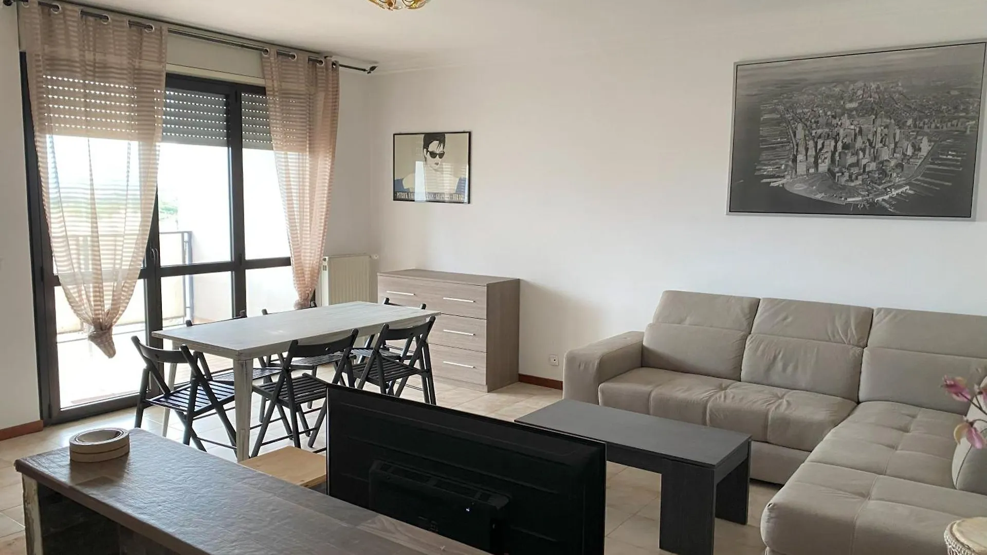 Spacious Apartment In Rome!